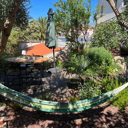Season4All Apartments Mali Losinj Bagian luar foto