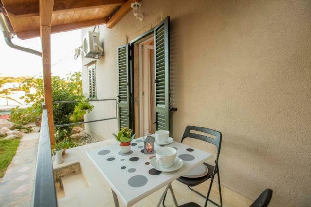 Season4All Apartments Mali Losinj Bagian luar foto