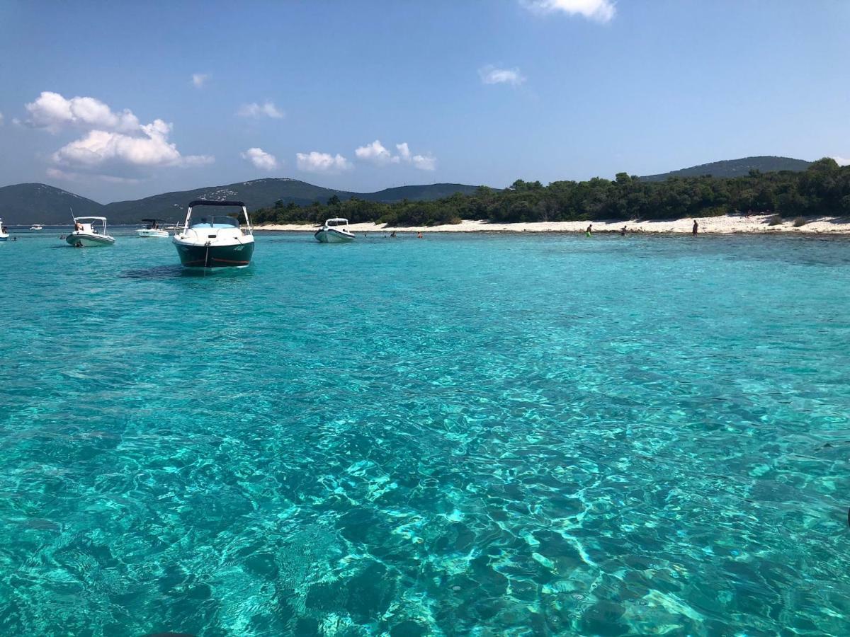 Season4All Apartments Mali Losinj Bagian luar foto